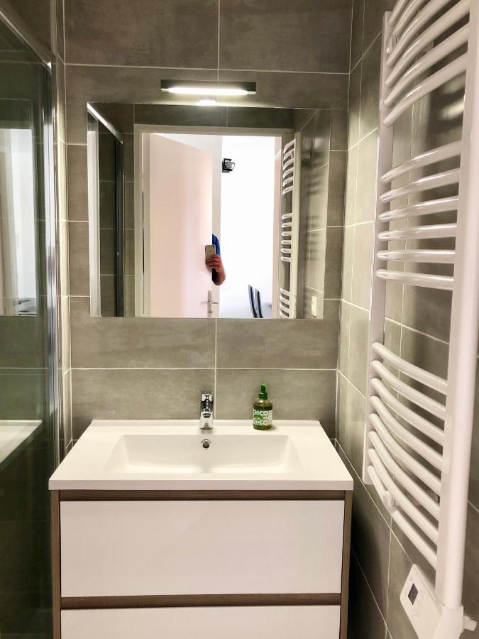 Apartment Newly Renovated Aircond-Wifi-Pool-Sea View-150M To Beaches- Saint Aygulf Esterno foto