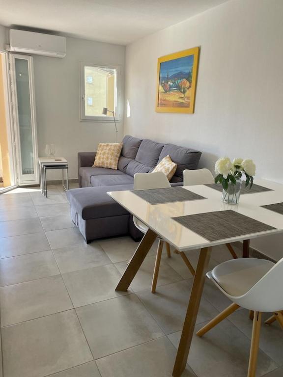 Apartment Newly Renovated Aircond-Wifi-Pool-Sea View-150M To Beaches- Saint Aygulf Esterno foto
