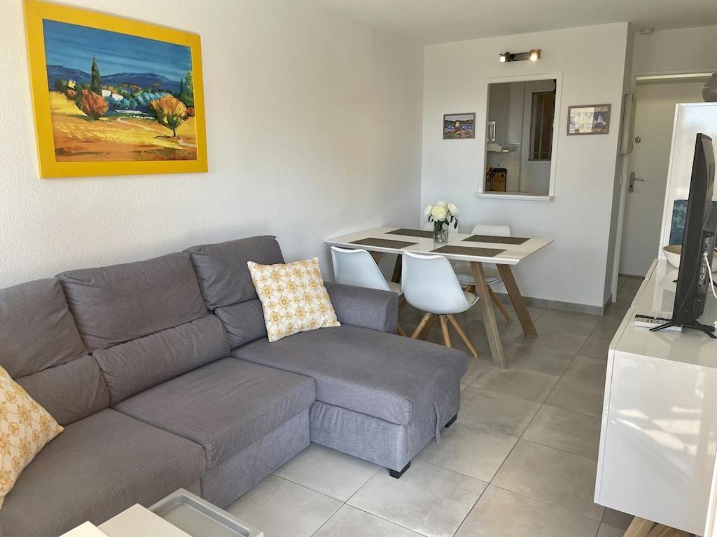 Apartment Newly Renovated Aircond-Wifi-Pool-Sea View-150M To Beaches- Saint Aygulf Esterno foto